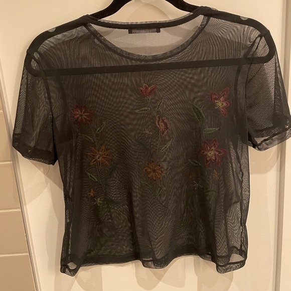 Gorgeous Zara sheer top - Picture 2 of 2